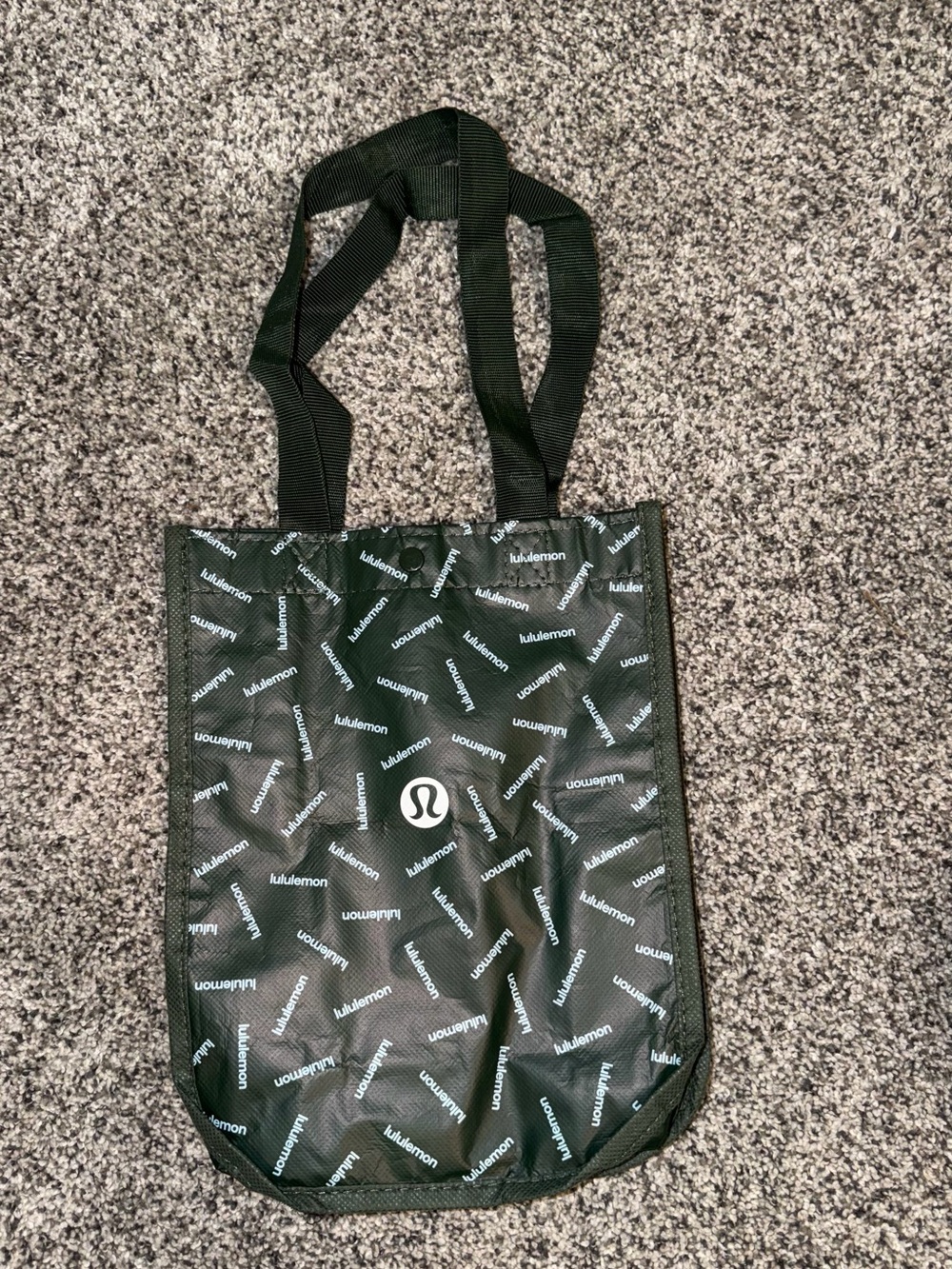 Green lululemon holiday bag